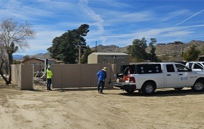 Well 18E New Building and Fence photo .jpg